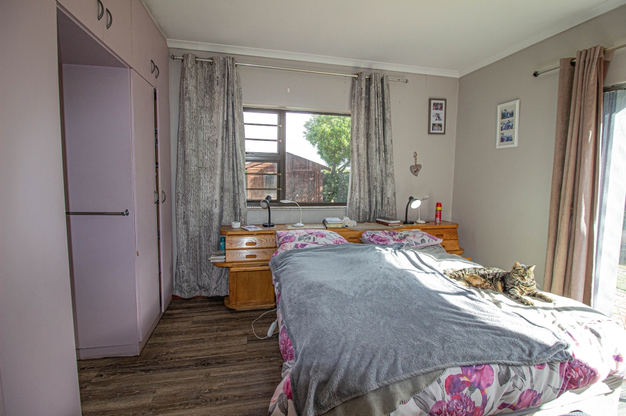 4 Bedroom Property for Sale in Franskraal Western Cape